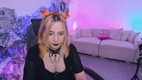 Tolli Moll online show from December 11, 2024, 3:15 pm