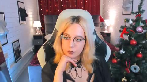 Tolli Moll online show from December 14, 2024, 12:44 pm