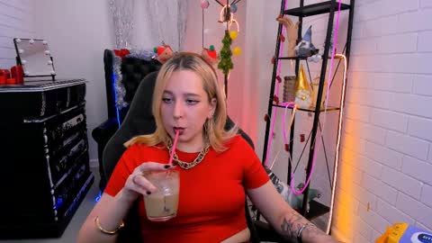 Tolli Moll online show from December 16, 2024, 9:03 am