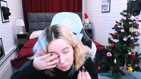 Tolli Moll online show from January 6, 2025, 5:19 am