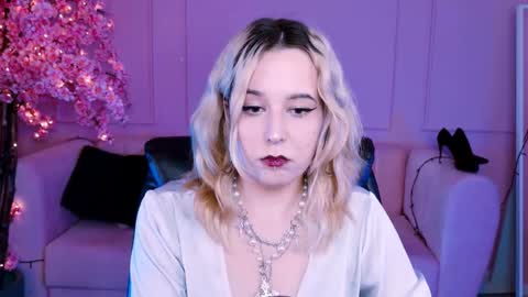 Tolli Moll online show from January 18, 2025, 11:32 am