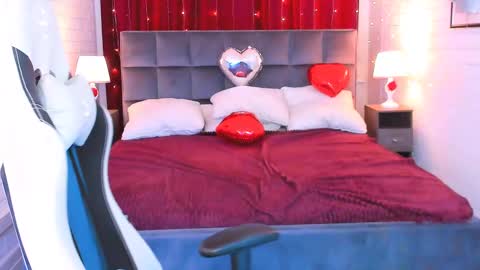 Tolli Moll online show from February 12, 2025, 4:22 pm