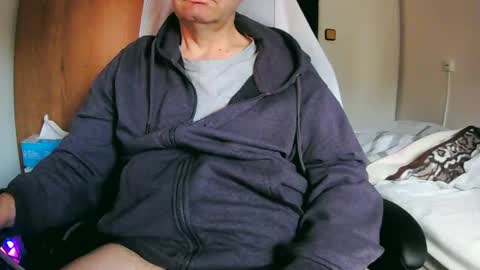 tolon408472 online show from March 12, 2025, 6:51 am