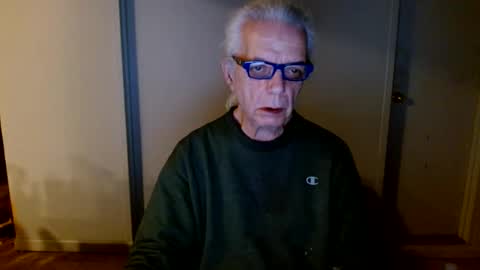 Snapshot of tom112292014 chatting on January 18, 2025, 11:32 am tom112292014 online show from January 18, 2025, 11:32 am