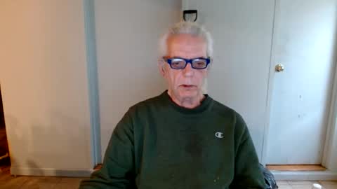 Snapshot of tom112292014 chatting on January 18, 2025, 2:33 pm tom112292014 online show from January 18, 2025, 2:33 pm