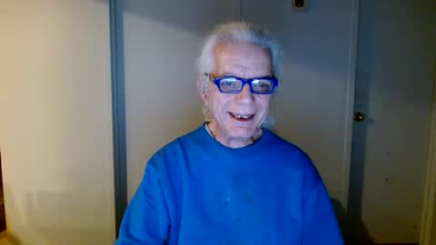 Snapshot of tom112292014 chatting on February 8, 2025, 10:18 am tom112292014 online show from February 8, 2025, 10:18 am