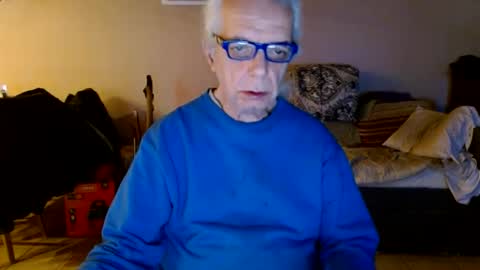 Snapshot of tom112292014 chatting on February 10, 2025, 1:33 pm tom112292014 online show from February 10, 2025, 1:33 pm