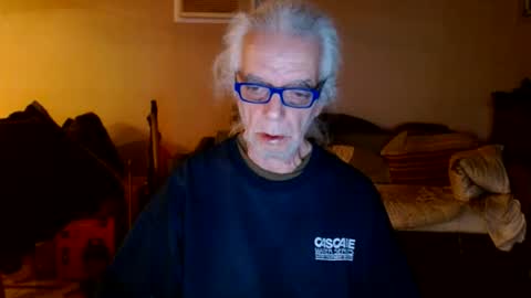 Snapshot of tom112292014 chatting on March 8, 2025, 5:17 am tom112292014 online show from March 8, 2025, 5:17 am