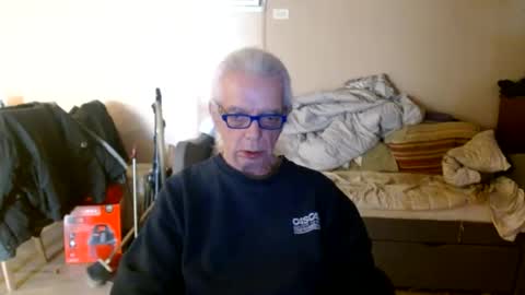 Snapshot of tom112292014 chatting on March 11, 2025, 3:23 pm tom112292014 online show from March 11, 2025, 3:23 pm