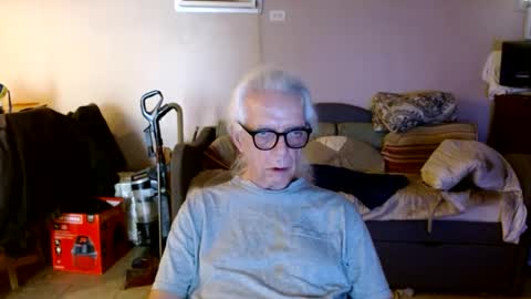 Snapshot of tom112292014 chatting on September 15, 2025, 5:57 pm tom112292014 online show from September 15, 2025, 5:57 pm