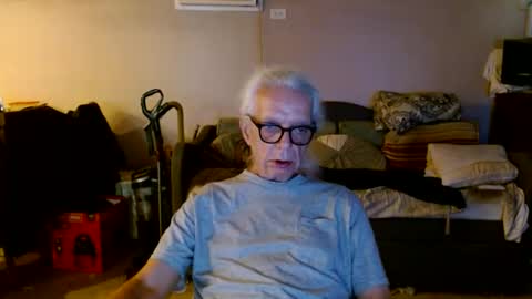 Snapshot of tom112292014 chatting on September 17, 2025, 1:13 pm tom112292014 online show from September 17, 2025, 1:13 pm