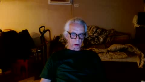 Snapshot of tom112292014 chatting on October 6, 2025, 2:42 am tom112292014 online show from October 6, 2025, 2:42 am