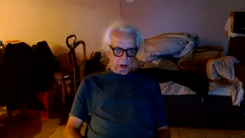 Snapshot of tom112292014 chatting on October 15, 2025, 1:00 pm tom112292014 online show from October 15, 2025, 1:00 pm