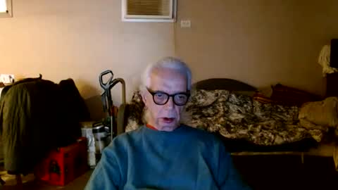 Snapshot of tom112292014 chatting on October 26, 2025, 2:23 pm tom112292014 online show from October 26, 2025, 2:23 pm