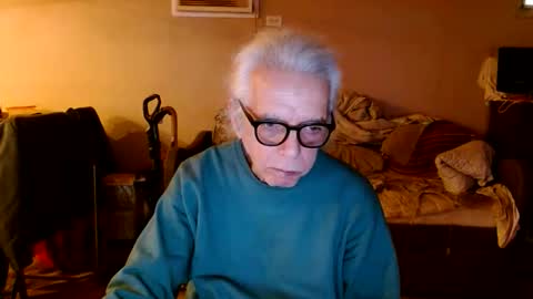 Snapshot of tom112292014 chatting on January 6, 2026, 5:05 pm tom112292014 online show from January 6, 2026, 5:05 pm