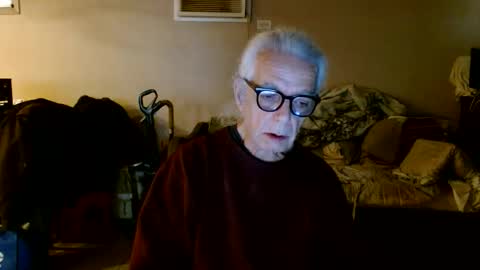 tom112292014 online show from April 24, 2026, 1:13 pm