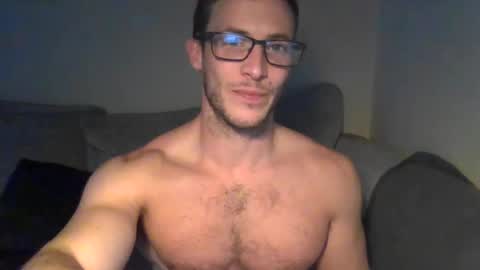 tom90ukx online show from February 6, 2025, 10:48 am