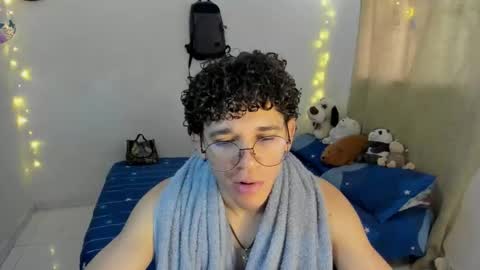 Tom Blue online show from December 1, 2025, 2:55 pm