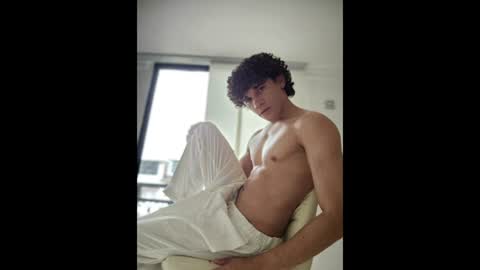Snapshot of tom_blue10 chatting on June 21, 2026, 7:05 pm Tom Blue online show from June 21, 2026, 7:05 pm