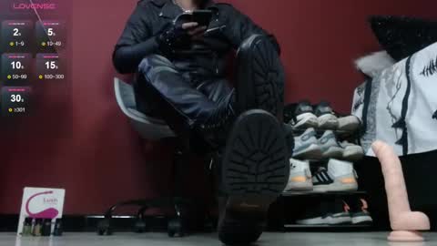 Tom online show from December 5, 2024, 12:00 pm