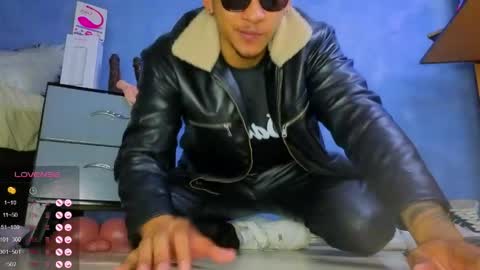 Tom online show from April 25, 2026, 1:52 pm