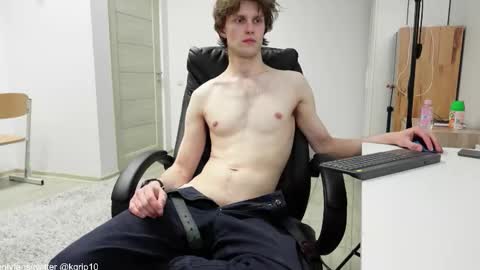 tom online show from October 18, 2025, 11:38 pm