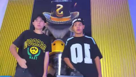 tom_hot20 online show from November 21, 2025, 12:37 pm