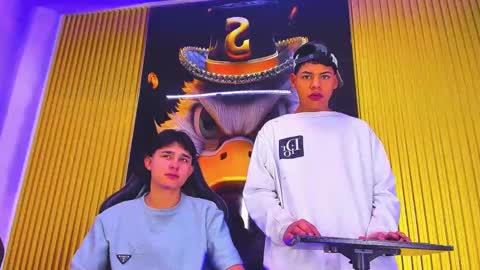 tom_hot20 online show from November 24, 2025, 12:16 pm