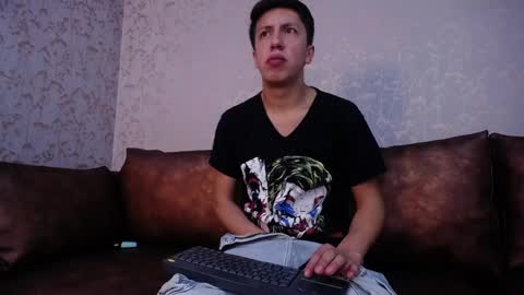 Tom online show from April 10, 2026, 8:13 pm