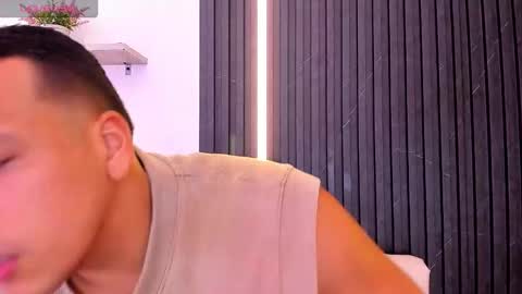 Tom muscle1 online show from November 2, 2025, 12:29 pm