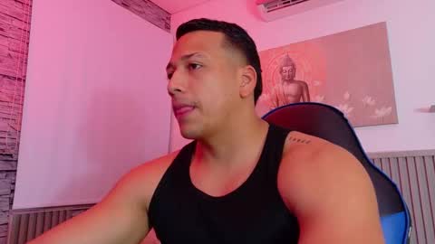 Tom muscle1 online show from December 4, 2025, 11:52 am