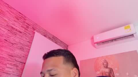 Tom muscle1 online show from December 14, 2025, 12:32 pm