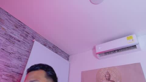 Tom muscle1 online show from April 13, 2026, 12:10 pm