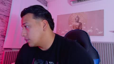 Tom muscle1 online show from April 17, 2026, 11:57 am