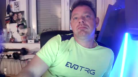 Snapshot of tomame_ chatting on December 16, 2024, 3:08 am tomame_ online show from December 16, 2024, 3:08 am