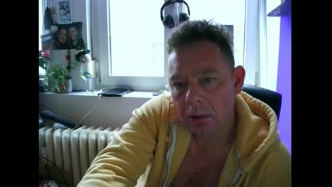 Snapshot of tomame_ chatting on December 20, 2024, 1:22 pm tomame_ online show from December 20, 2024, 1:22 pm
