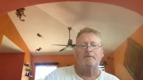 Snapshot of tomascausa chatting on April 24, 2026, 6:32 pm Hola online show from April 24, 2026, 6:32 pm