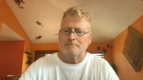 Hola online show from June 25, 2026, 8:35 pm
