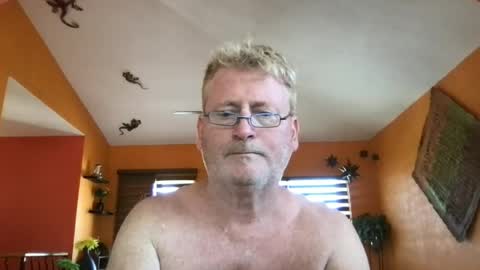 Hola online show from July 6, 2026, 11:18 pm