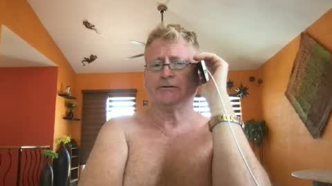 Hola online show from July 7, 2026, 8:35 pm