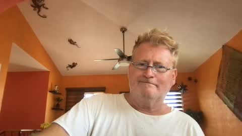 Hola online show from July 17, 2026, 10:14 pm
