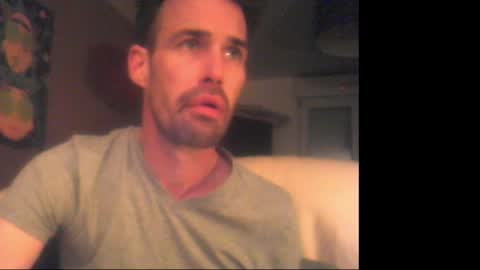 tomax22000 online show from April 19, 2026, 3:50 am