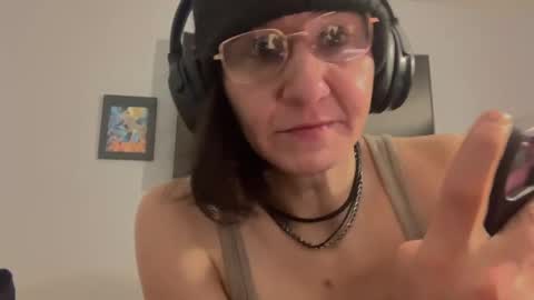 Snapshot of tomboy_titties chatting on October 7, 2025, 4:20 am tomboy_titties online show from October 7, 2025, 4:20 am