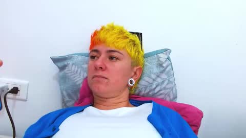 Snapshot of tomboyblue chatting on December 20, 2025, 4:36 pm Blue online show from December 20, 2025, 4:36 pm