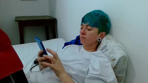 Snapshot of tomboyblue chatting on February 17, 2026, 2:52 am Blue online show from February 17, 2026, 2:52 am