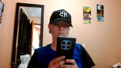 Snapshot of tomboyblue chatting on August 5, 2026, 6:11 pm Blue online show from August 5, 2026, 6:11 pm