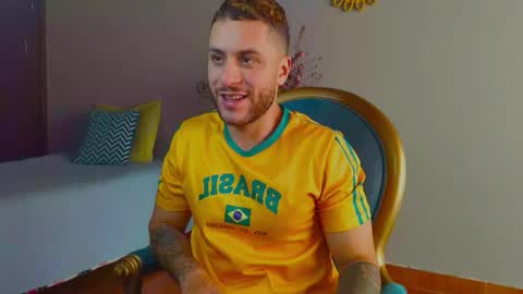 tomDavisXl online show from October 28, 2025, 5:04 pm