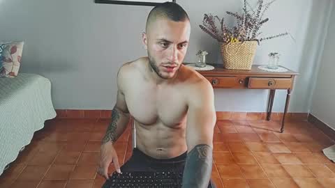 Snapshot of tomdavisxl chatting on May 25, 2026, 5:08 pm tomDavisXl online show from May 25, 2026, 5:08 pm