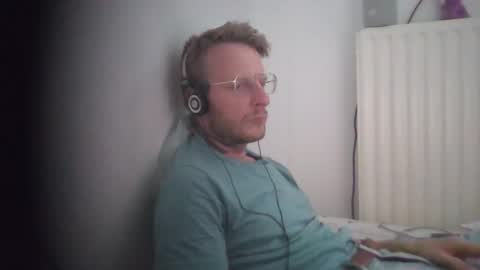 tomekwrona23 online show from May 3, 2026, 1:28 pm