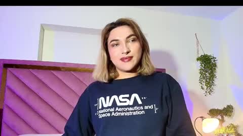   online show from September 24, 2025, 11:13 am